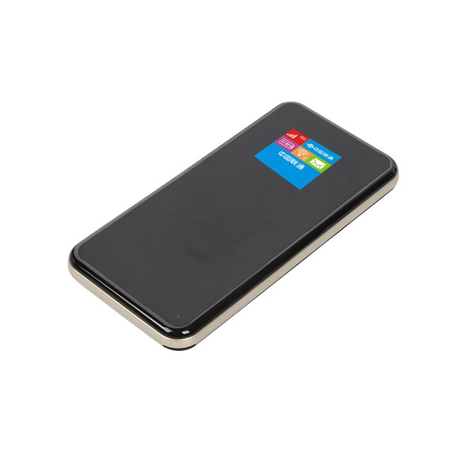 ایل سی ڈی ڈسپلے سکرین اور پاور بینک راؤٹر